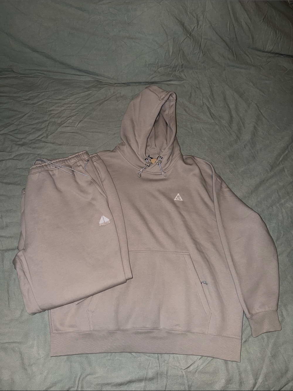 Nike ACG Men's Hooded Sweatshirt and Joggers Set - Pale Mauve